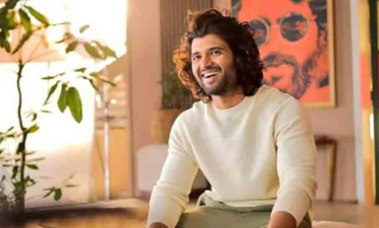 Vijay Deverakonda turns Santa, to send 100 fans on all expenses-paid trip. People News