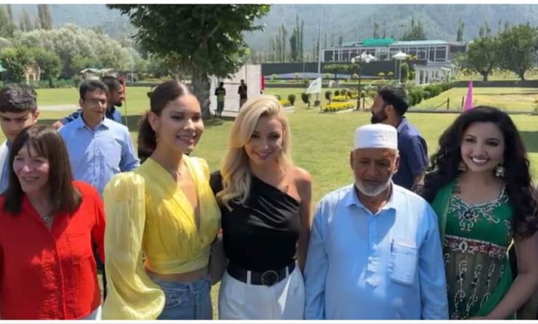 Miss World Karolina Bielawska Amid Other Beauty Queens Experience Best Of Kashmir - Check Pics | People News
