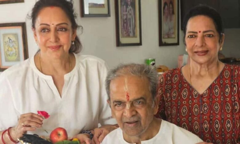 Hema Malini Shares Rare Pictures With Her Brother As She Celebrates Bhai Dhooj | People News